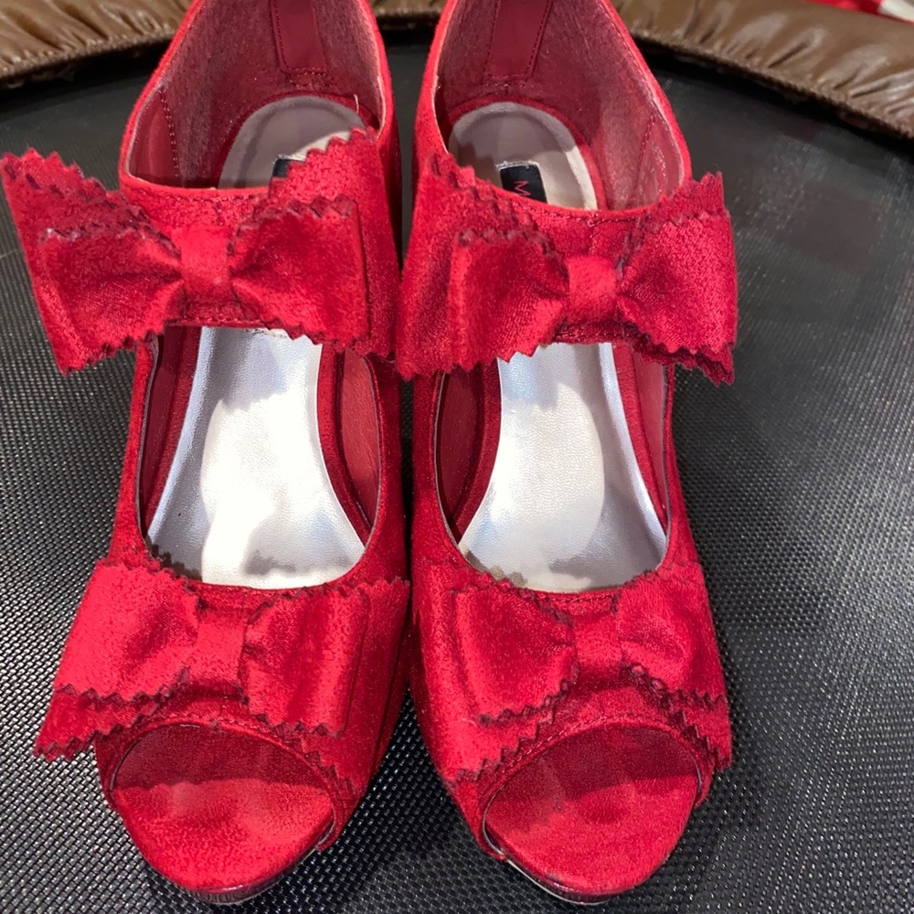 NWT Material Girl-MADONNA red DBL Bow heels 8-8.5